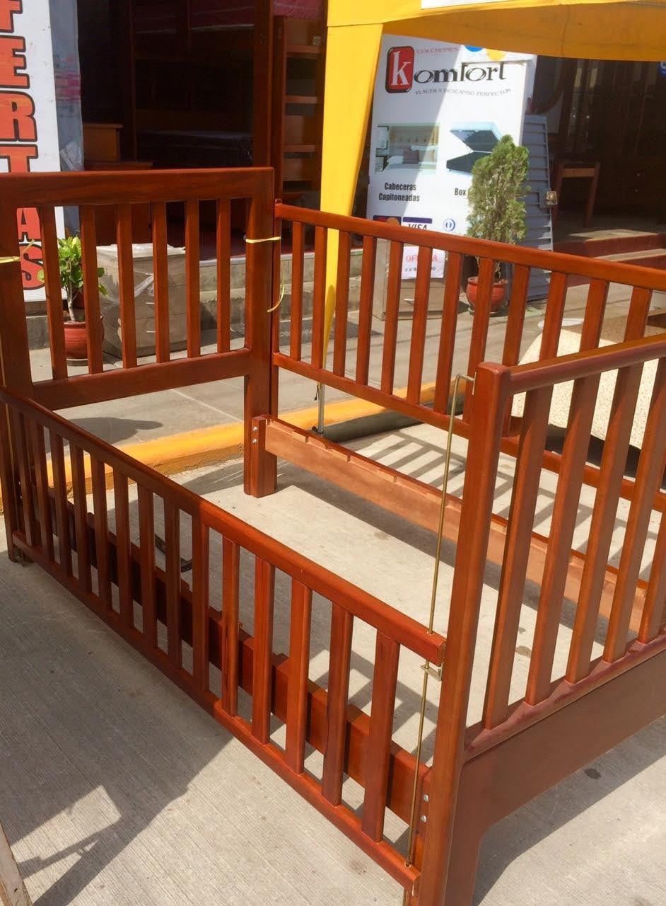 CUNA EN MADERA CEDRO