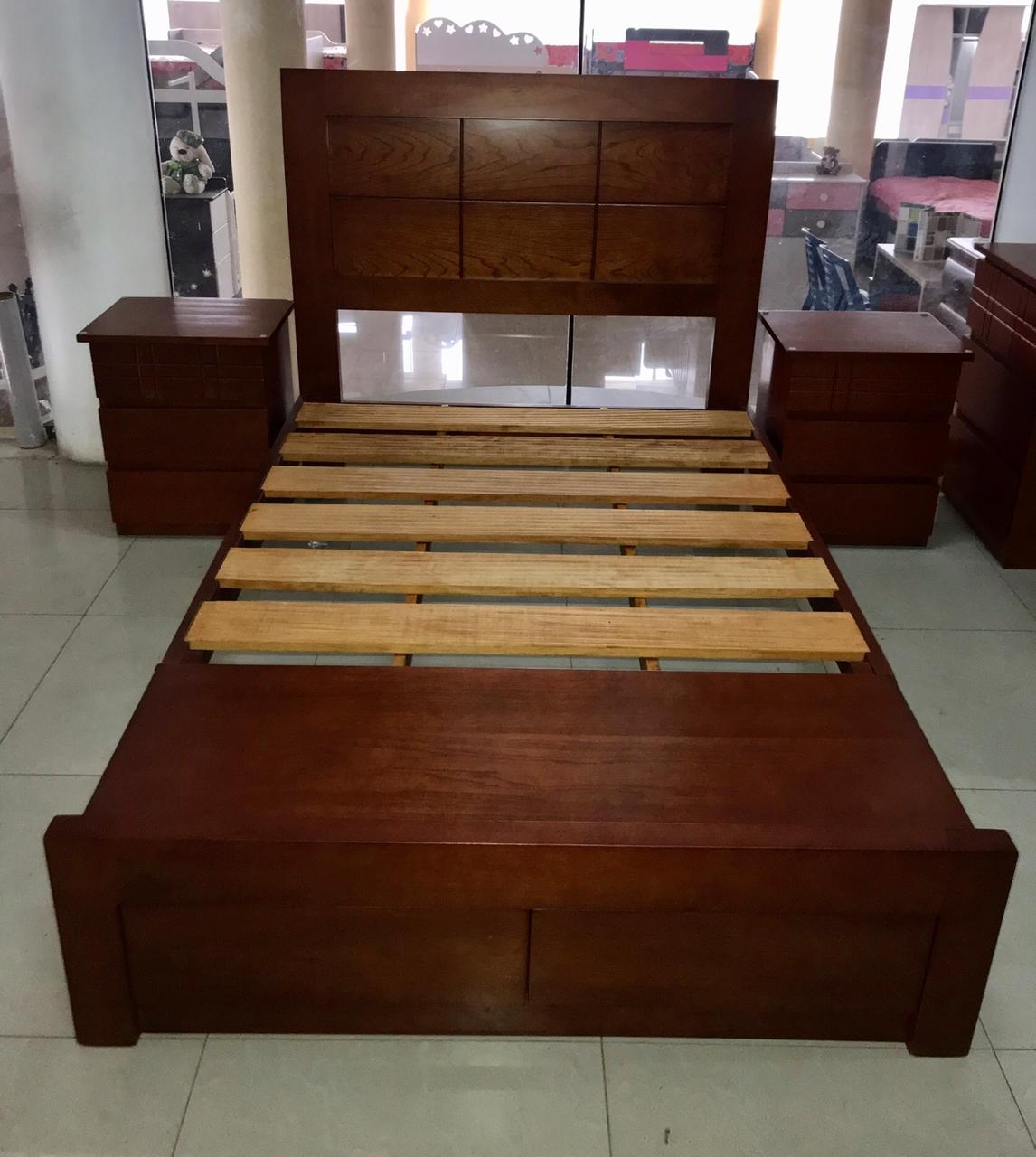 CAMA MODELO DOMINO